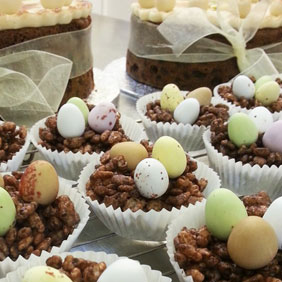 Rice krispy cakes with mini eggs